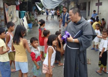 frate nelle Filippine