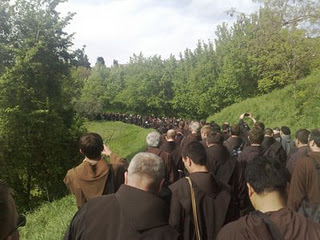 frati in cammino Assisi