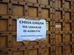 porta chiesa chiusa x terremoto