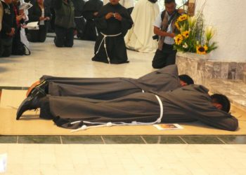 Professione solenne di due frati francescani