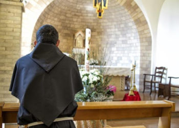 Frate in preghiera franciscanum