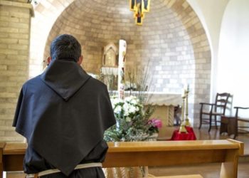 Frate in preghiera franciscanum