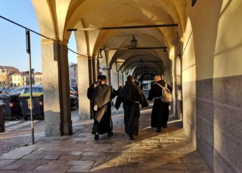 Padova: Giovani frati diretti in Facoltà