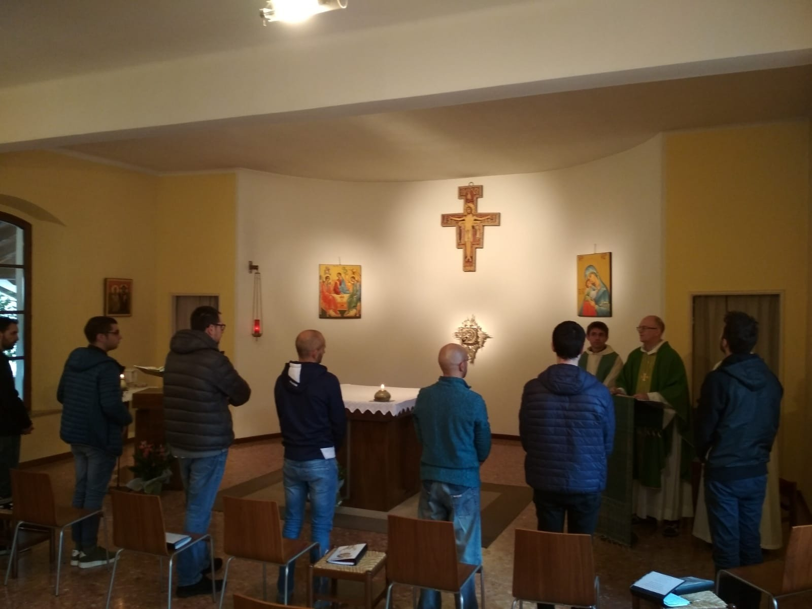 il gruppo San Damiano in preghiera