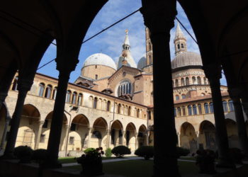 I frati della basilica del Santo in Padova