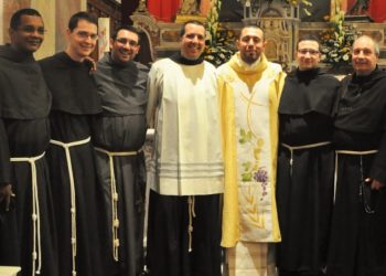 fra rocco prima messa con amici frati