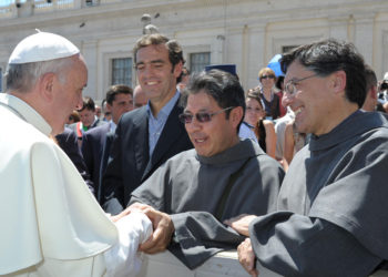 papa Francesco con il generale Carlos Trovarelli