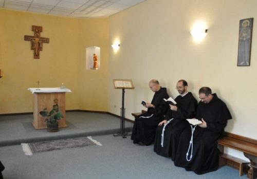 frati in preghiera frati in preghiera