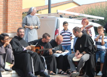 frati in missione parrocchiale