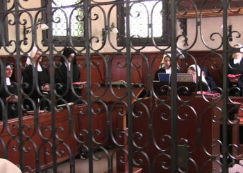 clarisse dietro grata