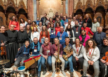 coro giovani verso assisi