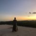 frate all'alba sul tetto