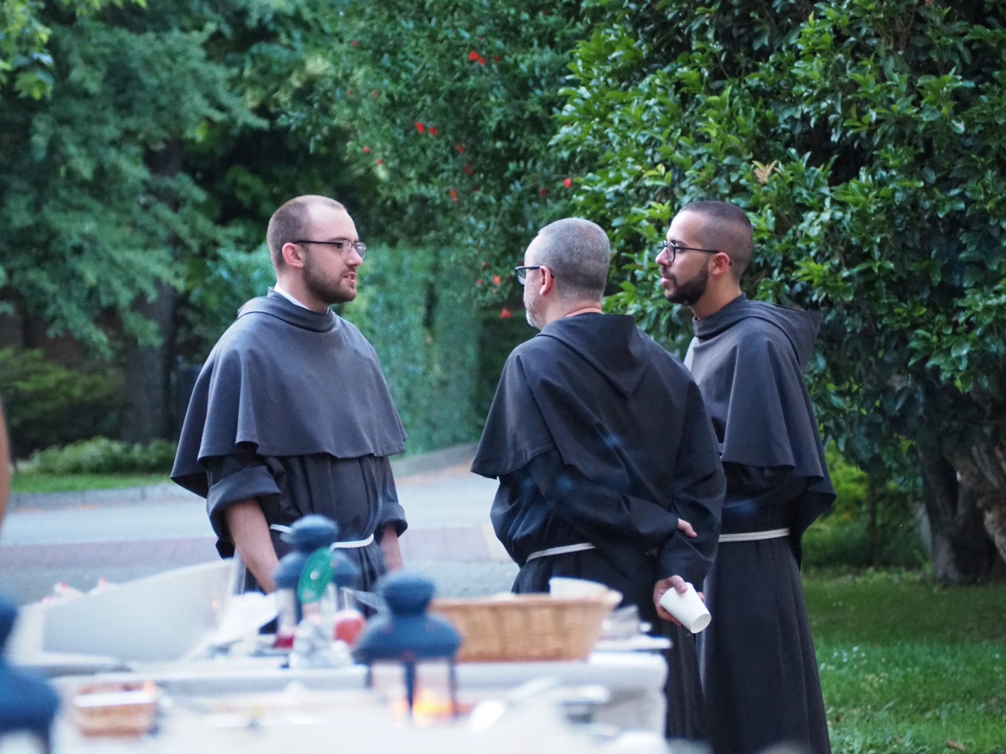 Qual è la differenza fra un frate e un monaco? - Vocazione Francescana